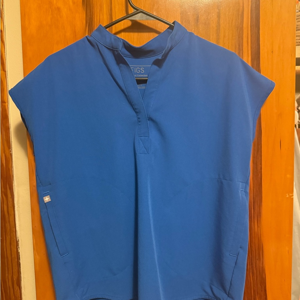 FIGS V-Neck Scrub Top in Royal Blue